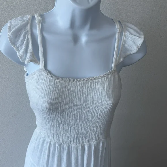 Tiered Dress SZ M White Maxi Beachy Smocked Ruffle Cottagecore Resort Fairycore - Picture 16 of 16